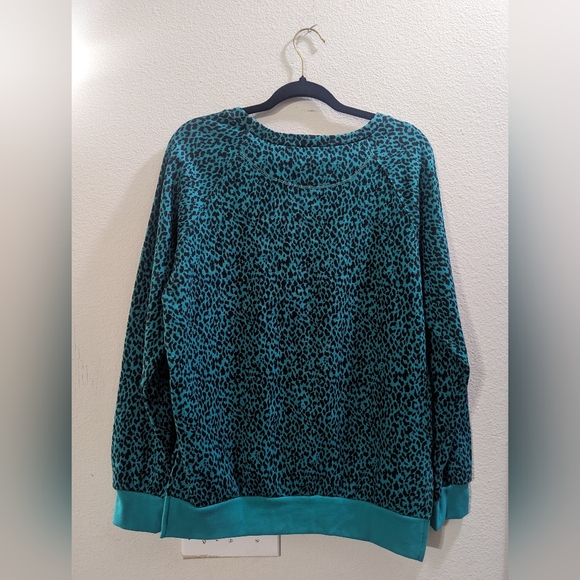 Jun & Ivy Turquoise and Black Animal Print Sweatshirt - Picture 4 of 6